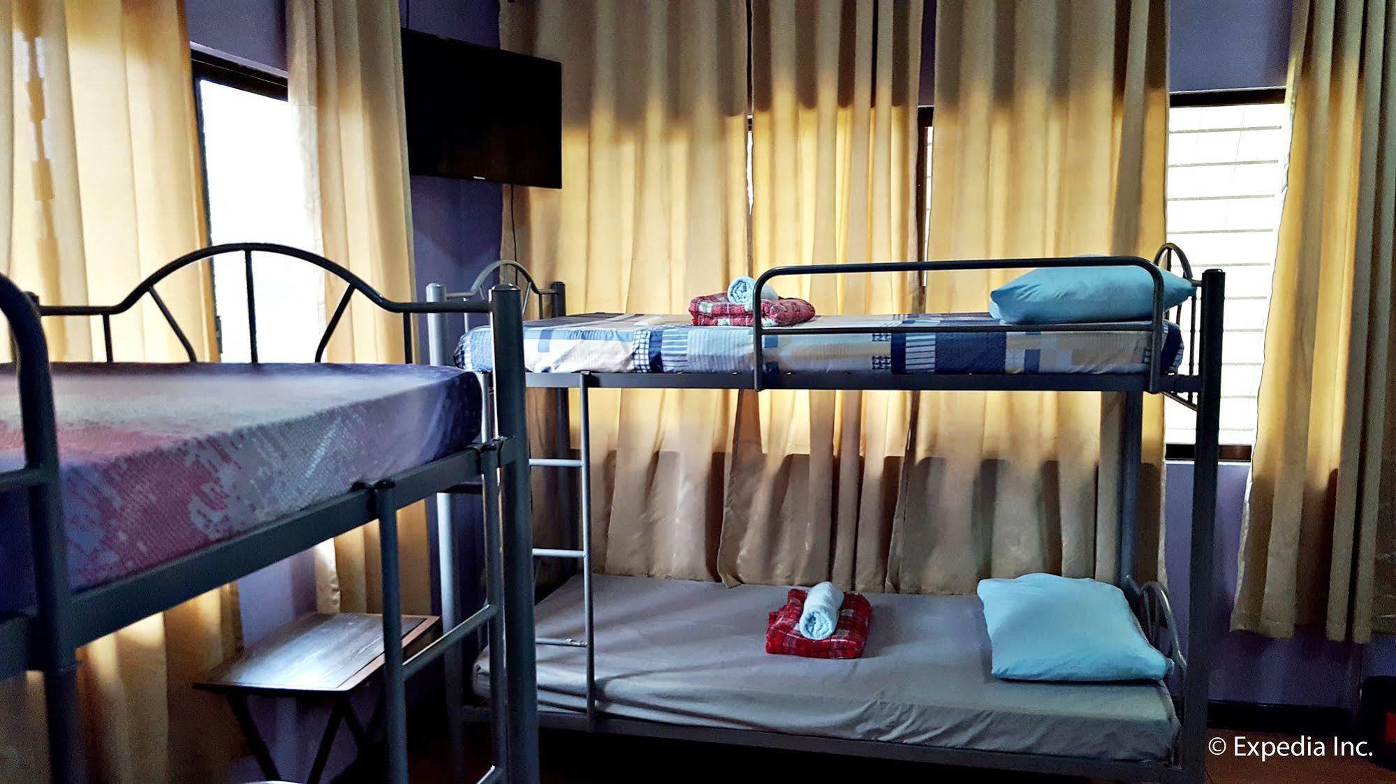 Tagaytay Garden Budgetel - City Center Tagaytay City ภายนอก รูปภาพ